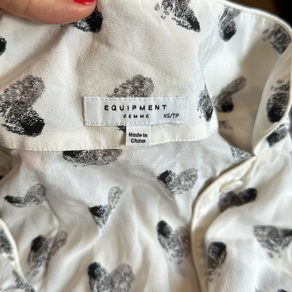 Equipment Silk Pajama Set Heart Thumb Print XS - Picture 6 of 16